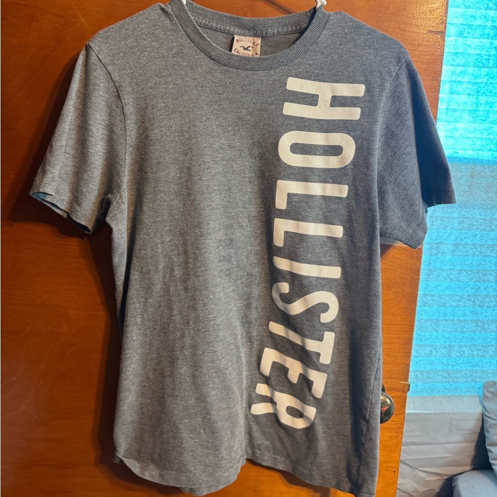 Hollister T-Shirt